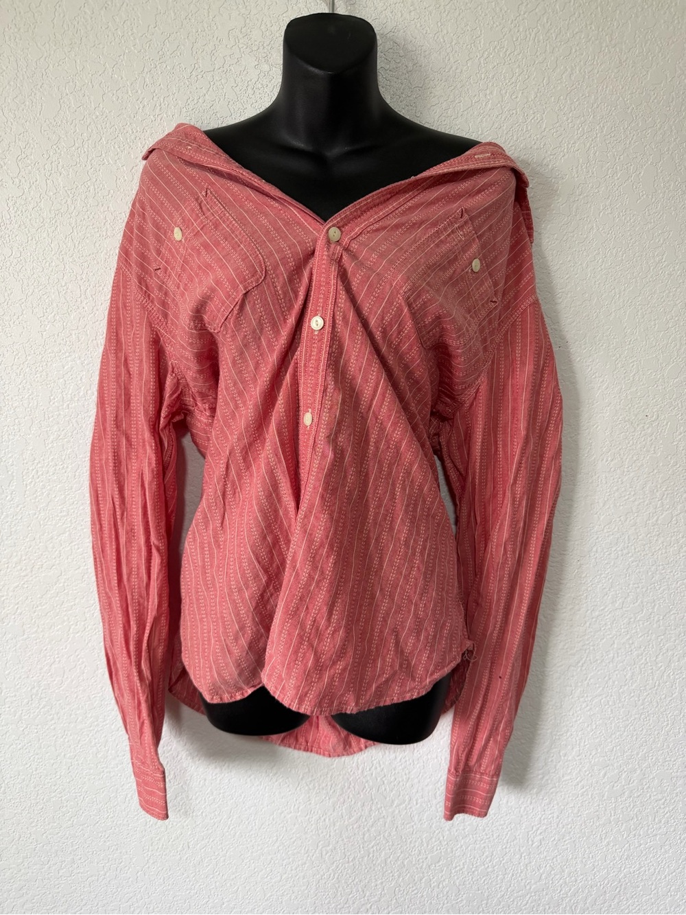 Mossimo Soft Red & White Striped Long Sleeve Button-Down Shirt 🌸
